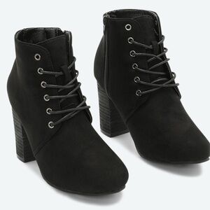 Ardene Women’s Black Lace-Up Ankle Booties with Block Heel Size 10